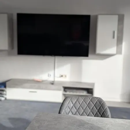 3rooms For Business Or Family Apartment *